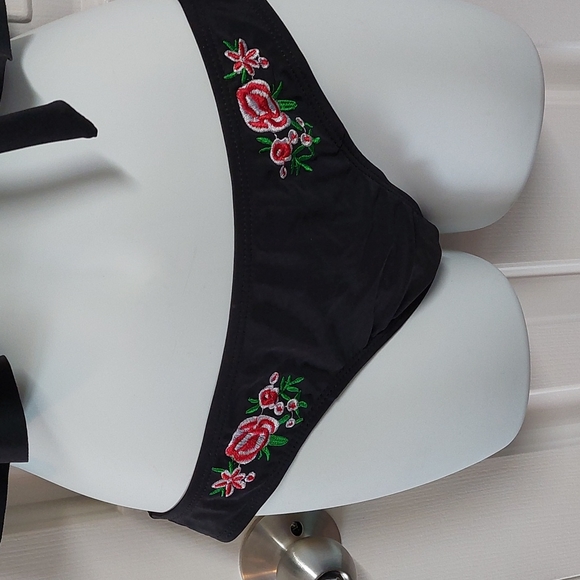 Embroidered Ruffle Bikini - Picture 4 of 9